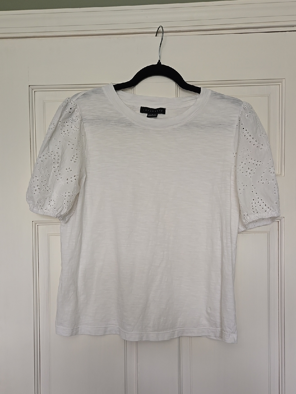 Sanctuary White Puff Eyelet Sleeve Short Sleeve Tee